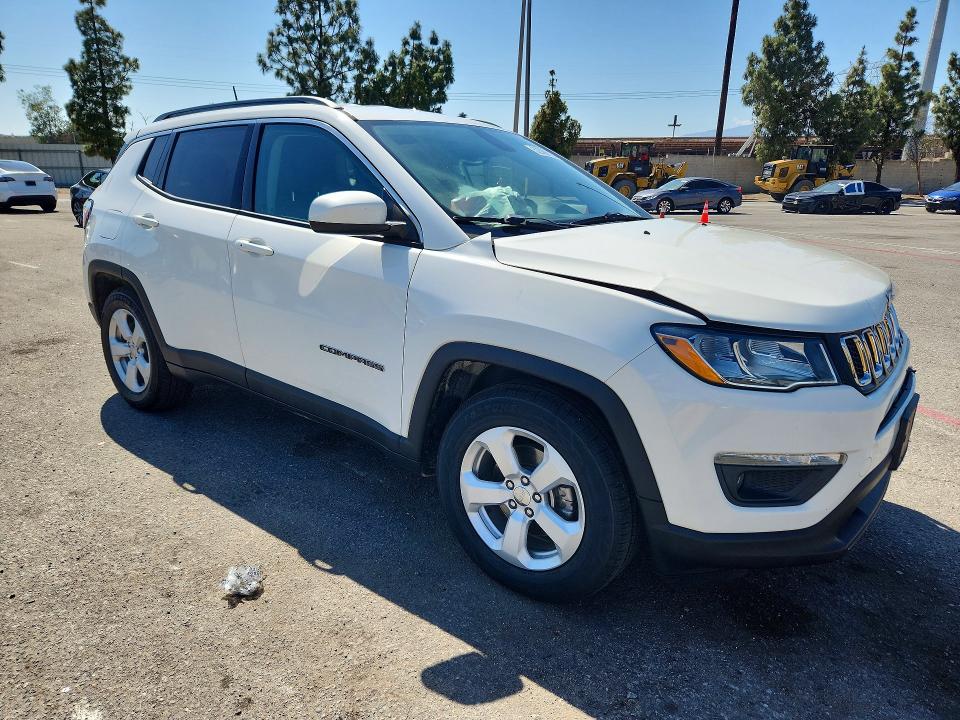Photo 4 from auction – 2018 JEEP COMPASS with VIN 3C4NJCBB1JT489001