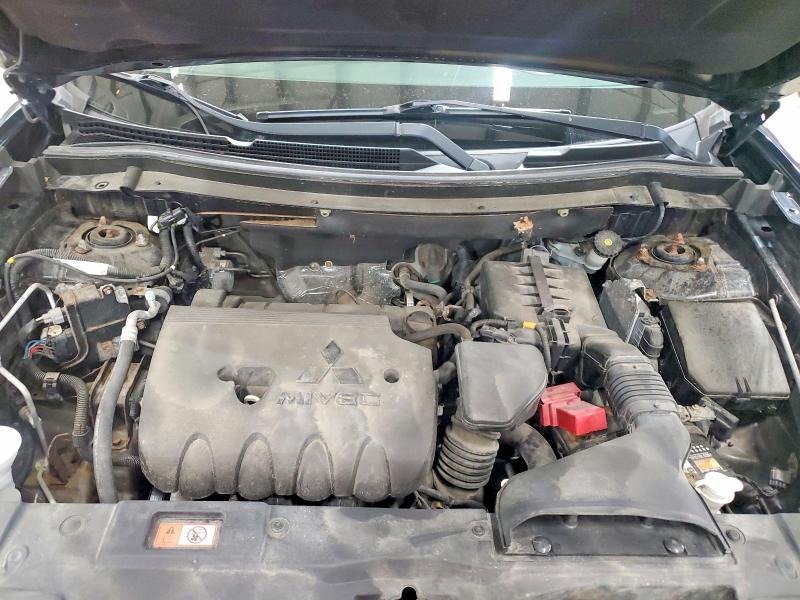 Photo 12 from auction – 2015 MITSUBISHI OUTLANDER with VIN JA4AZ3A37FZ002542