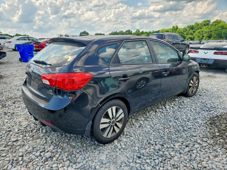 Снимка 3 от търг – 2013 KIA FORTE5 с VIN KNAFU5A26D5728505