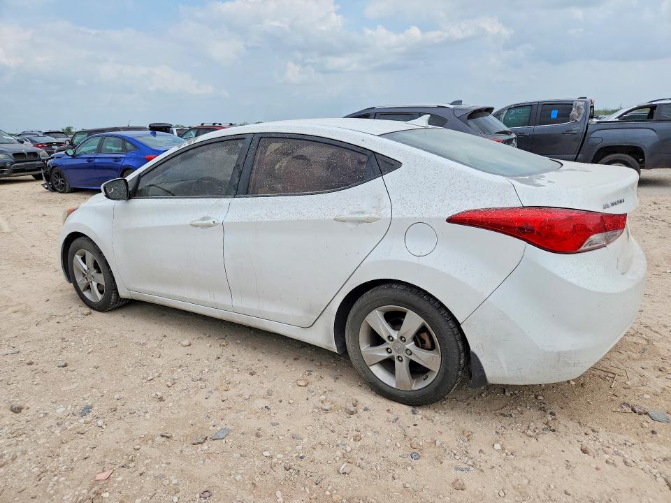 Photo 2 from auction – 2013 HYUNDAI ELANTRA with VIN 5NPDH4AE2DH353019