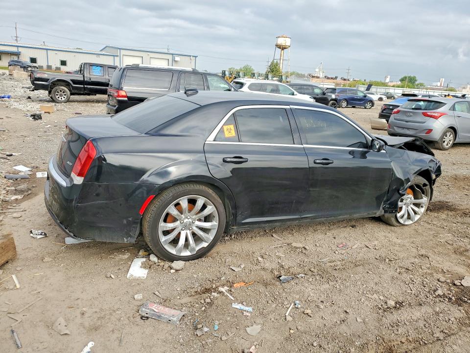 Фото 3 с аукциона – 2018 CHRYSLER 300 с VIN 2C3CCAAG6JH222968