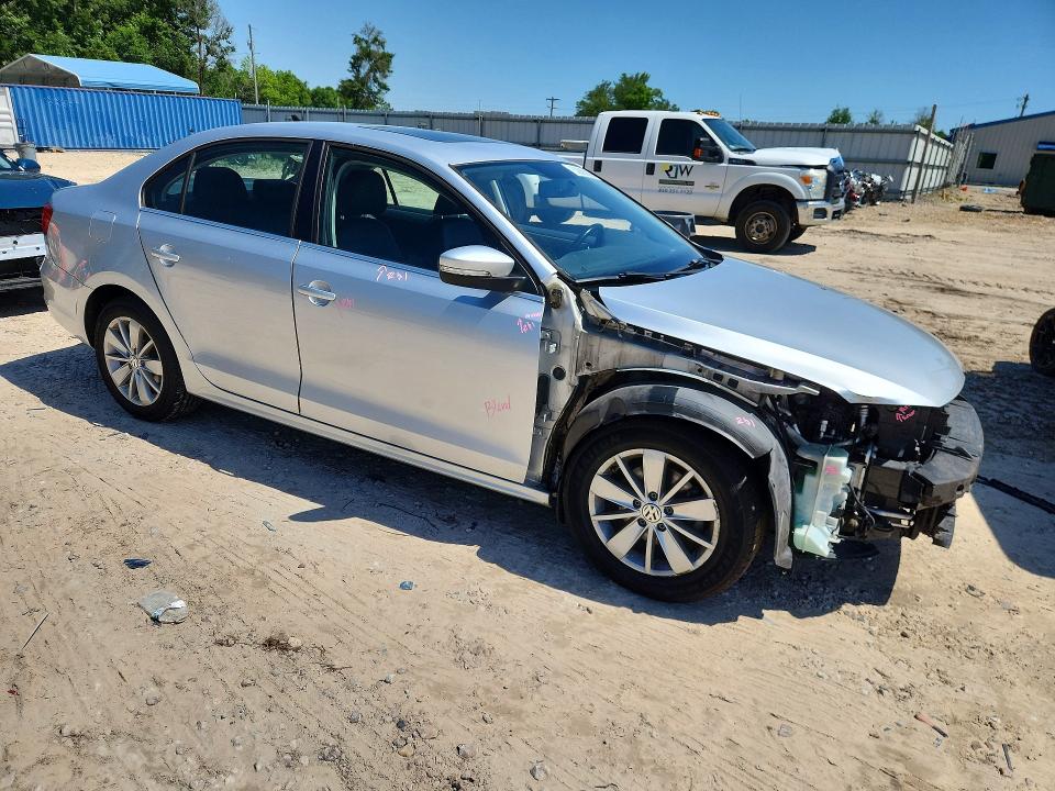 Photo 4 from auction – 2015 VOLKSWAGEN JETTA with VIN 3VWD07AJ3FM226540