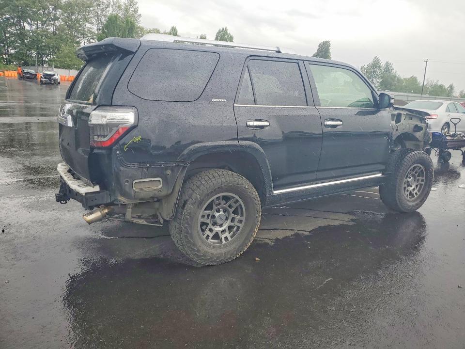 Photo 3 from auction – 2018 TOYOTA 4RUNNER with VIN JTEBU5JR9J5552328