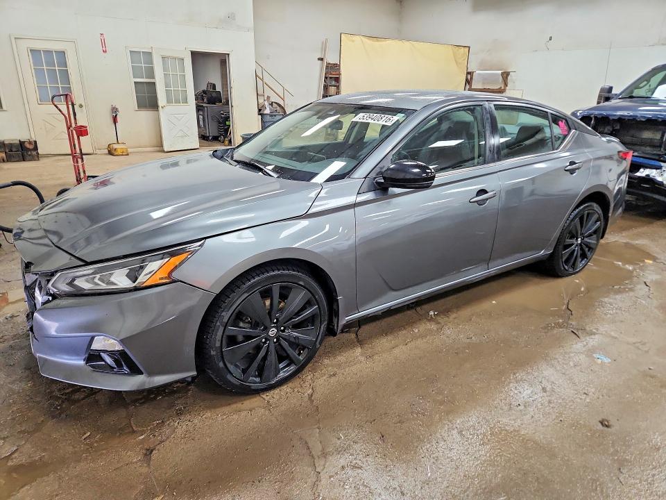 NISSAN ALTIMA 2022 with VIN 1N4BL4CW7NN370692 - Photo from auction