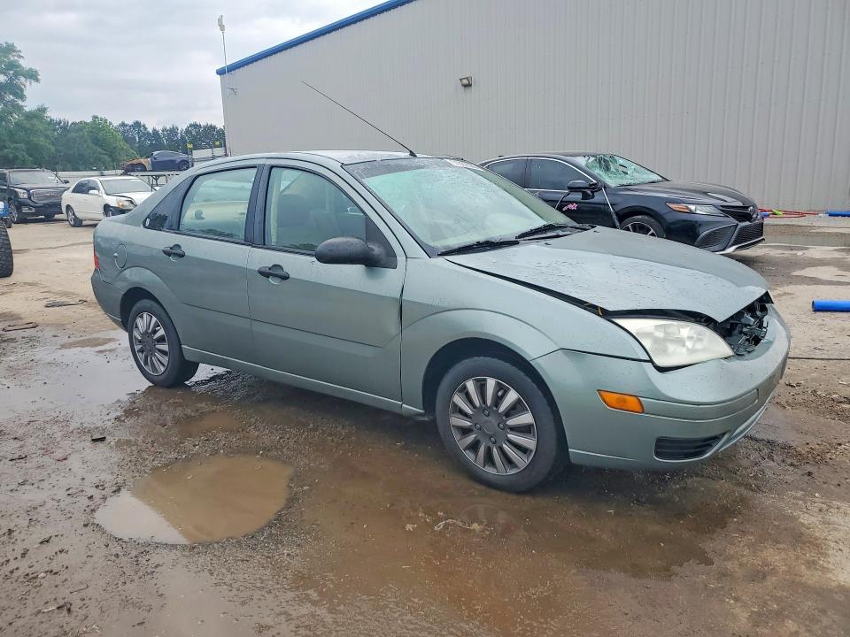 Photo 4 from auction – 2005 FORD FOCUS with VIN 1FAFP34N75W117985
