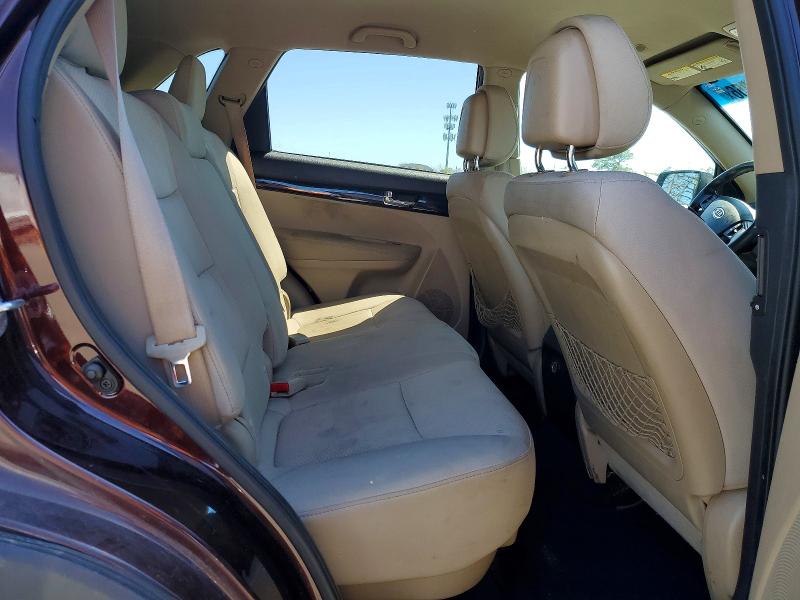 Photo 11 from auction – 2011 KIA SORENTO with VIN 5XYKT4A14BG031912