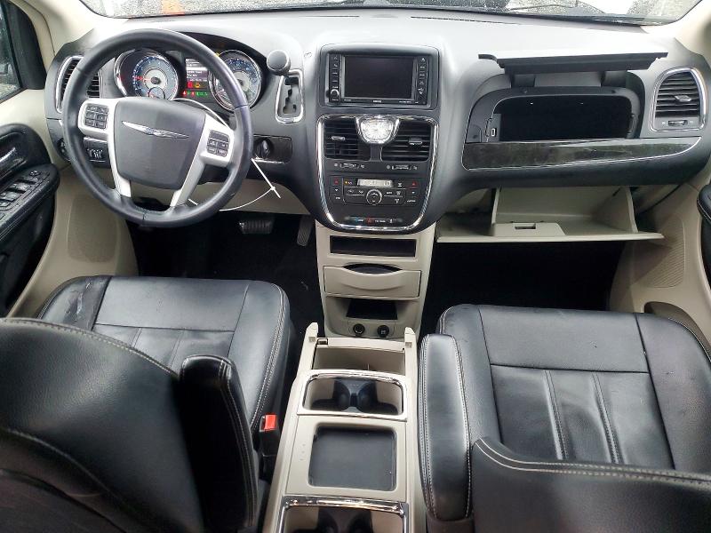 Photo 8 from auction – 2016 CHRYSLER TOWN & COUNTRY with VIN 2C4RC1BG4GR295263