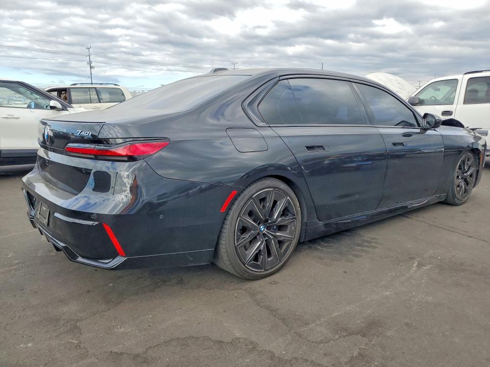 Photo 3 from auction – 2023 BMW 740 with VIN WBA23EH08PCN49355