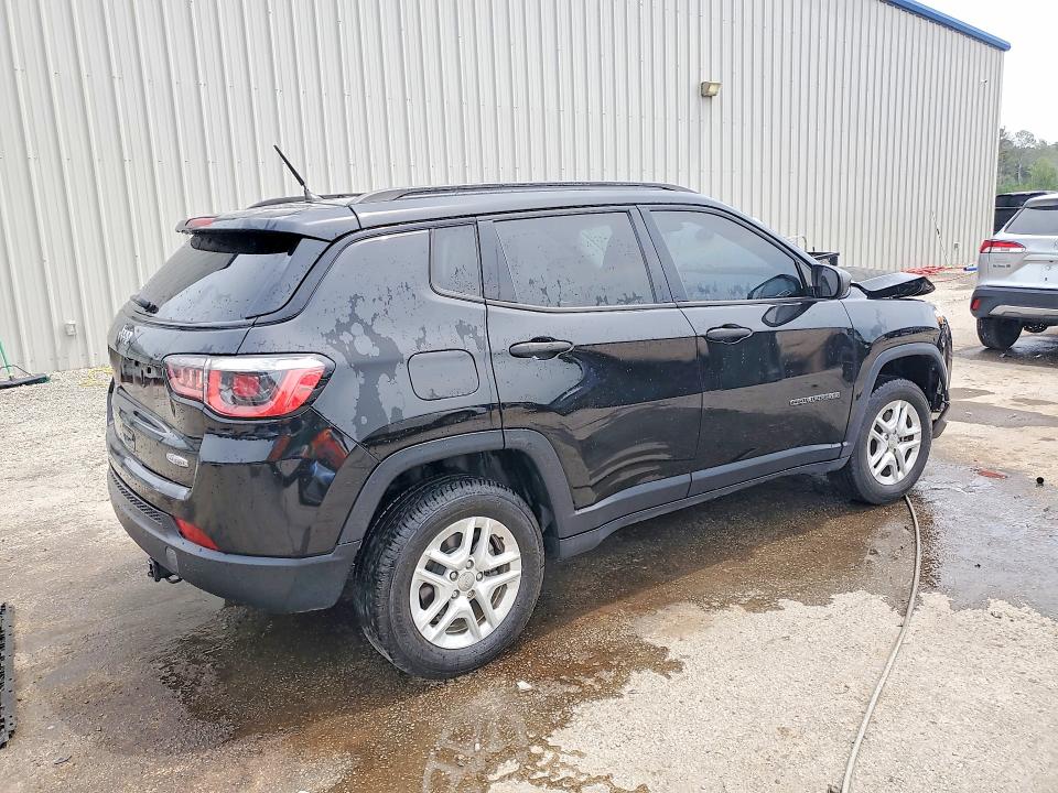 Photo 3 from auction – 2017 JEEP COMPASS with VIN 3C4NJDAB3HT656492