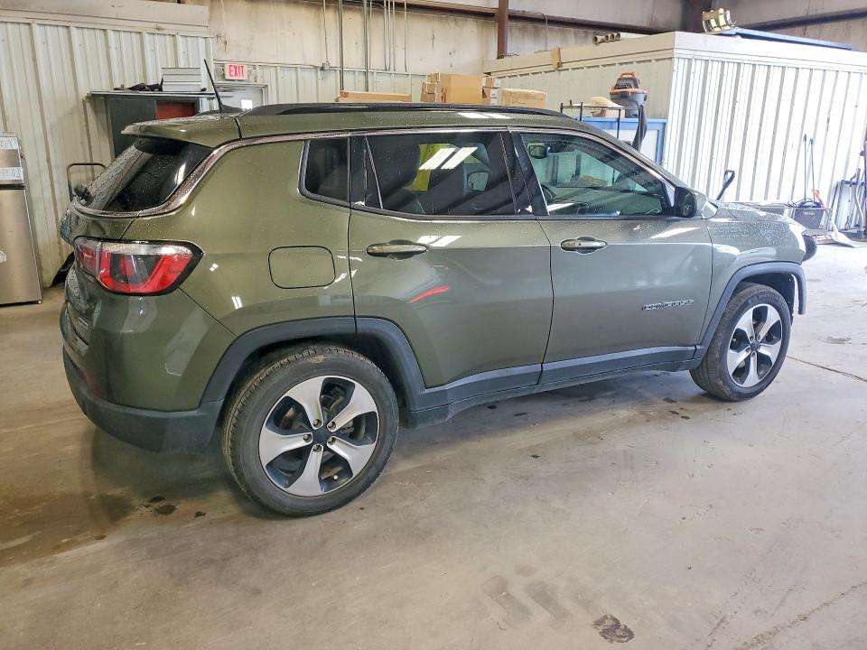 Photo 3 from auction – 2017 JEEP COMPASS with VIN 3C4NJCBB6HT658696