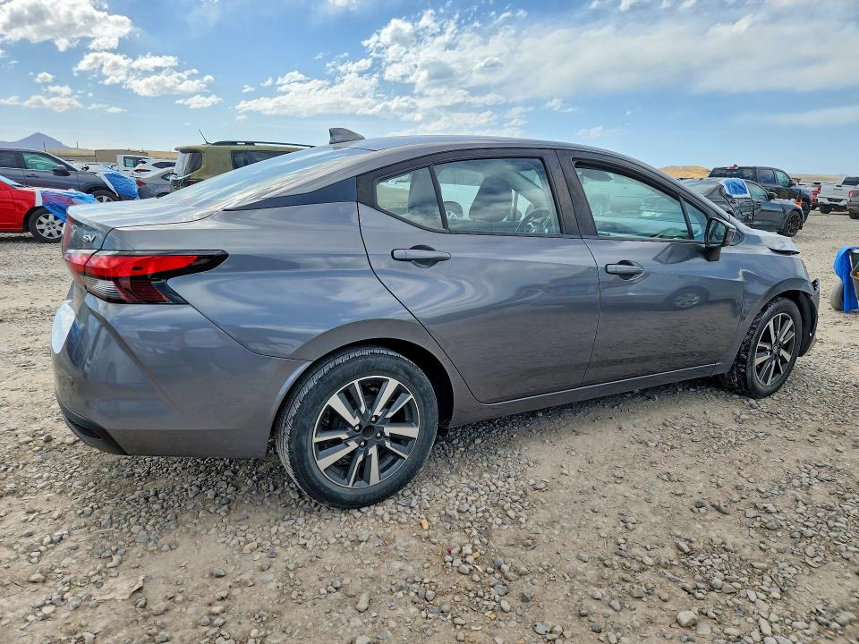 Zdjęcie 3 z aukcji – 2021 NISSAN VERSA z VIN 3N1CN8EV0ML828773