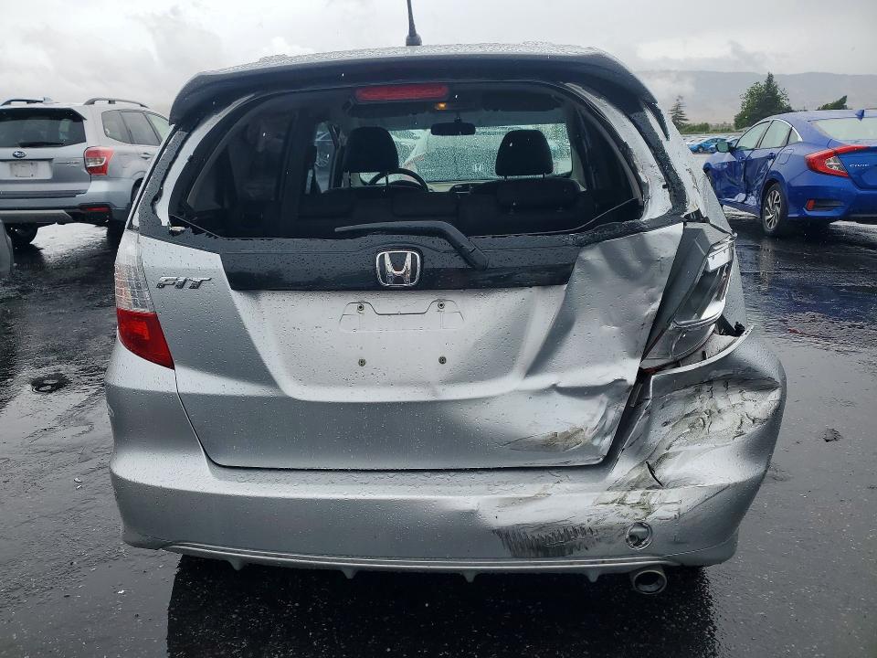 Photo 6 from auction – 2012 HONDA FIT with VIN JHMGE8H57CC018981