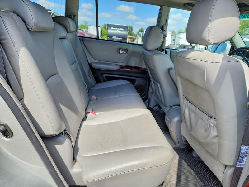 Photo 10 from auction – 2004 TOYOTA HIGHLANDER with VIN JTEEP21A540011856