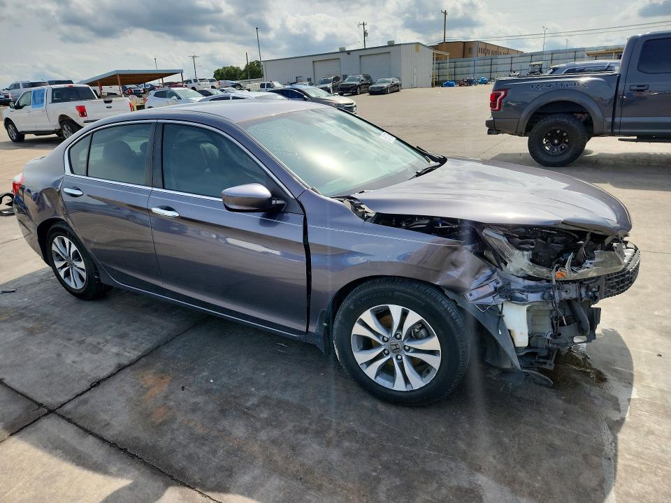 Photo 4 from auction – 2015 HONDA ACCORD with VIN 1HGCR2F30FA000827