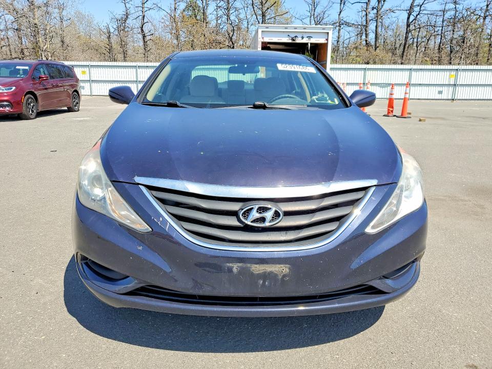 Photo 5 from auction – 2011 HYUNDAI ELANTRA with VIN 5NPEB4AC0BH015569