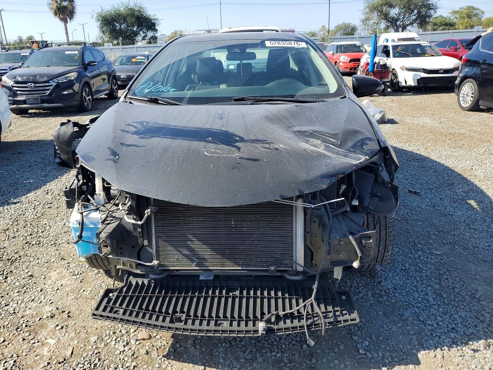 Photo 5 from auction – 2017 TOYOTA COROLLA with VIN 5YFBURHEXHP706248