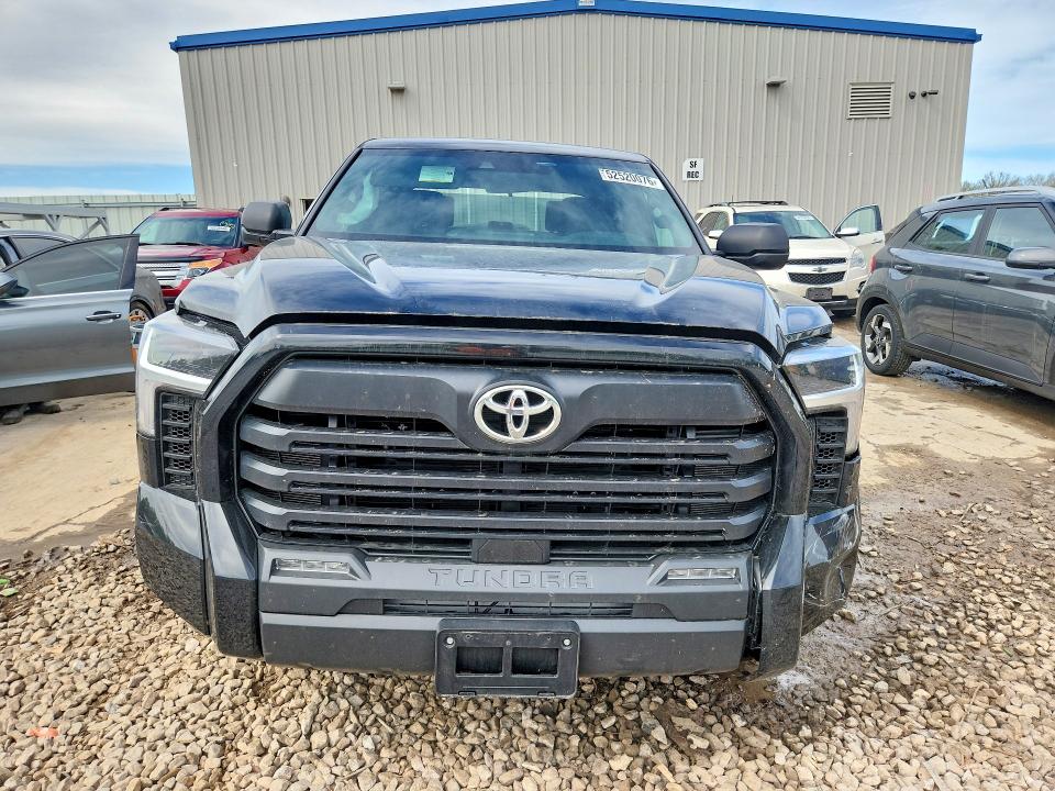 Photo 5 from auction – 2026 TOYOTA TUNDRA with VIN 5TFLA5DB9TX354159