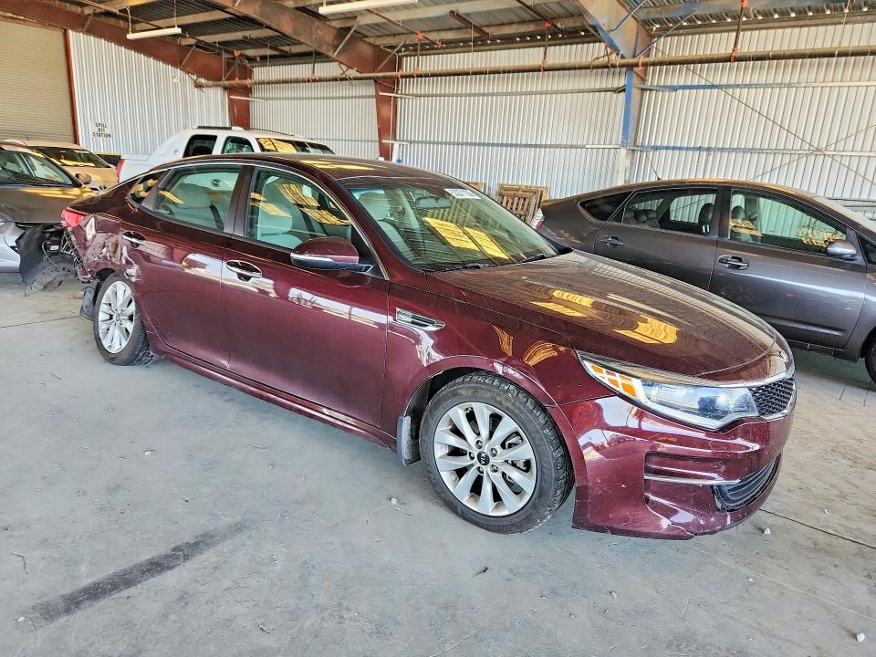 Photo 4 from auction – 2018 KIA OPTIMA with VIN 5XXGT4L31JG261723