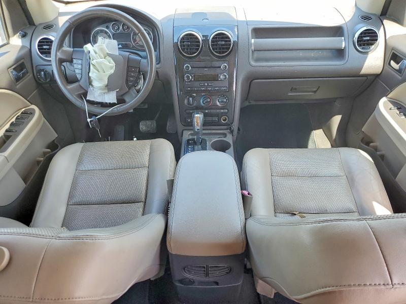 Photo 8 from auction – 2008 FORD TAURUS X with VIN 1FMDK02W88GA21755