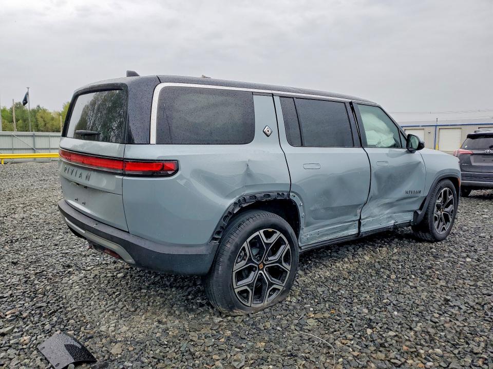 Photo 3 from auction – 2025 RIVIAN R1S with VIN 7PDSGBBA9SN071055