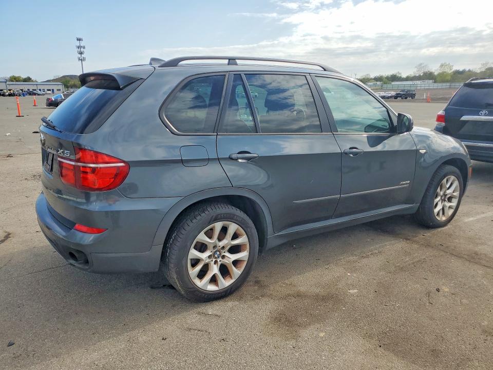 صورة رقم 3 من المزاد - 2011 BMW X5 مع VIN 5UXZV4C54BL403745