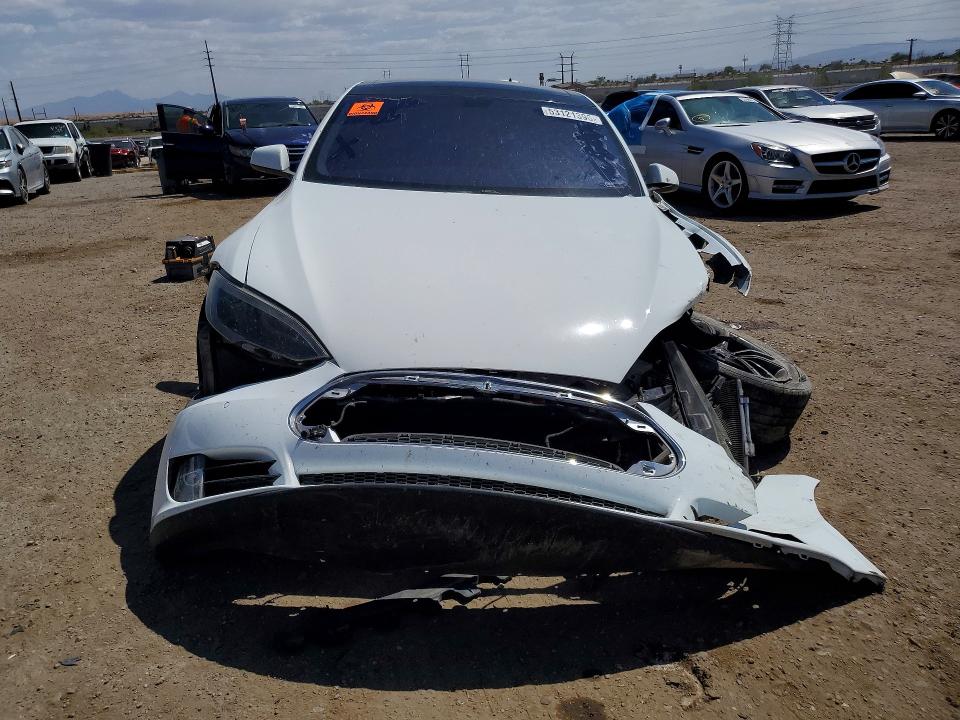 Photo 5 from auction – 2014 TESLA MODEL S with VIN 5YJSA1H16EFP35793