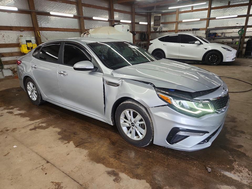 Photo 4 from auction – 2019 KIA OPTIMA with VIN 5XXGT4L39KG281686