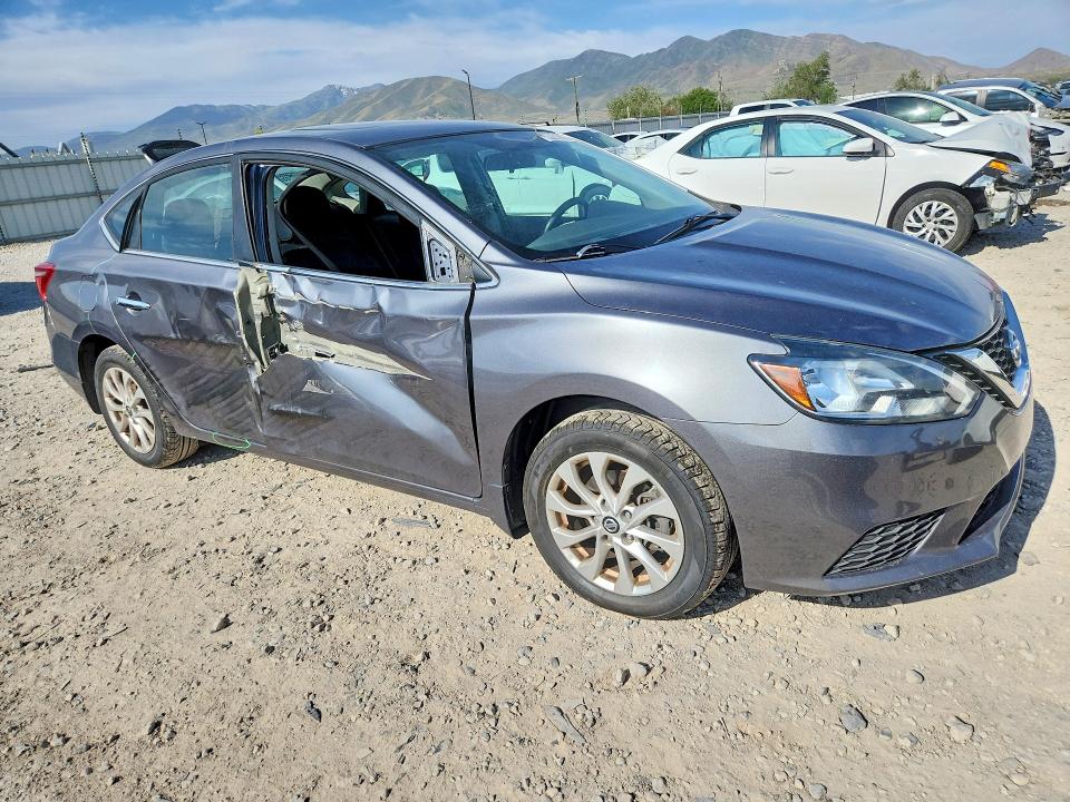 Photo 4 from auction – 2016 NISSAN SENTRA with VIN 3N1AB7AP9GY292849