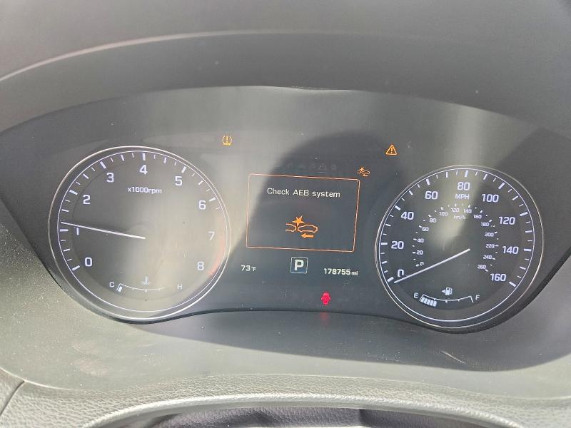 Photo 9 from auction – 2015 HYUNDAI GENESIS with VIN KMHGN4JE6FU079737