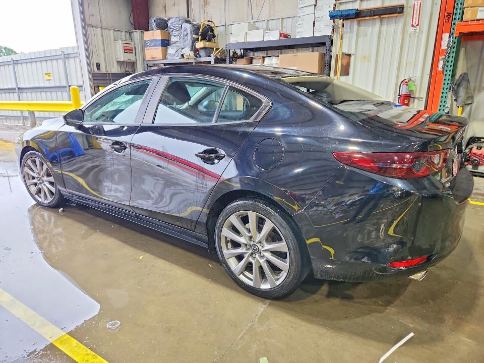 Photo 2 from auction – 2021 MAZDA 3 with VIN 3MZBPACL7MM201474