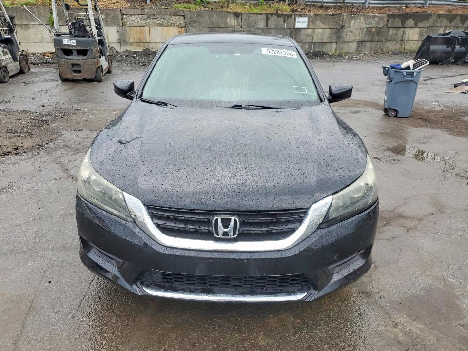 Photo 5 from auction – 2015 HONDA ACCORD with VIN 1HGCR2F33FA050041
