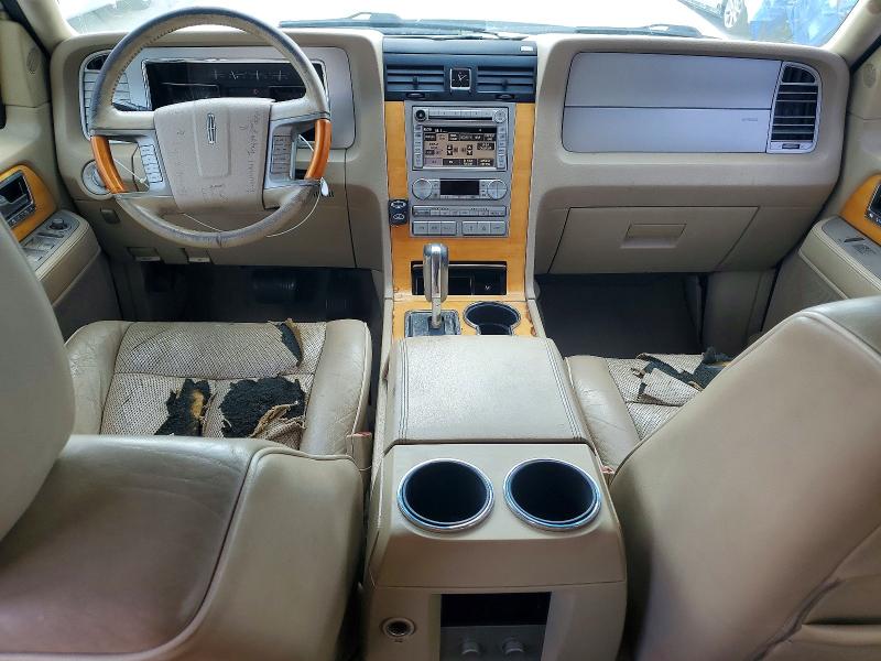 Photo 8 from auction – 2008 LINCOLN NAVIGATOR with VIN 5LMFL27508LJ10225