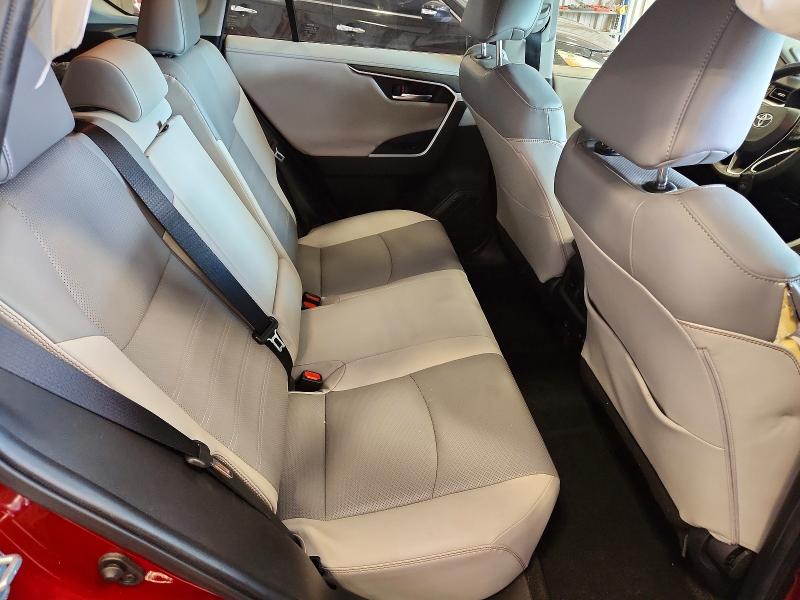 Photo 10 from auction – 2021 TOYOTA RAV4 with VIN JTMN1RFV9MD070377