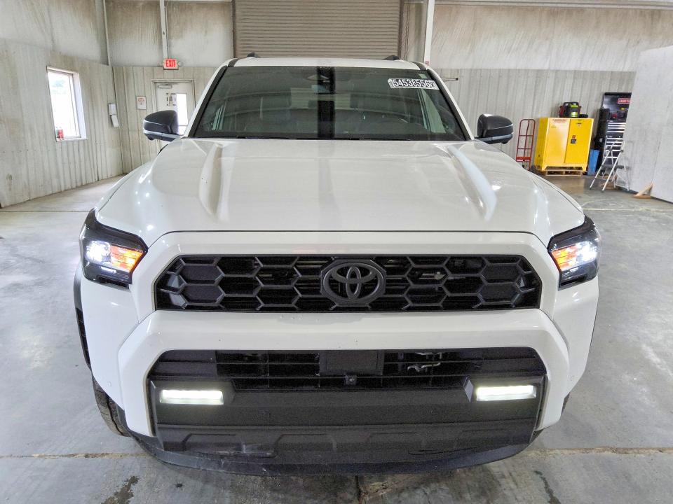 Photo 5 from auction – 2026 TOYOTA 4RUNNER with VIN JTEVB5BR4T5026645