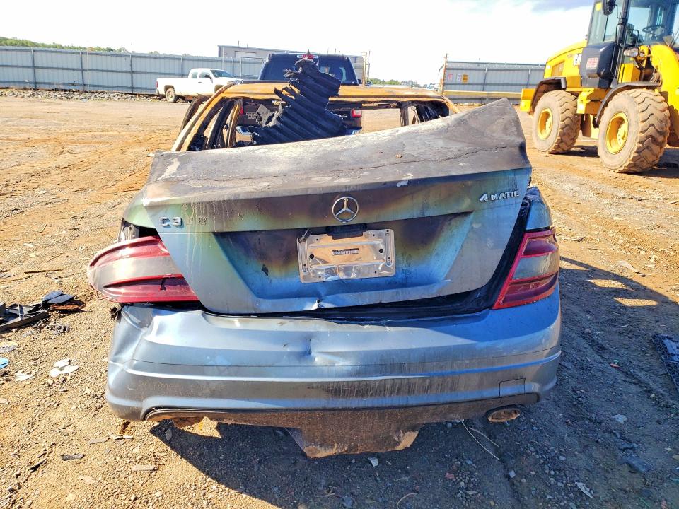 Photo 6 from auction – 2010 MERCEDES-BENZ C with VIN WDDGF8BB3AF481330