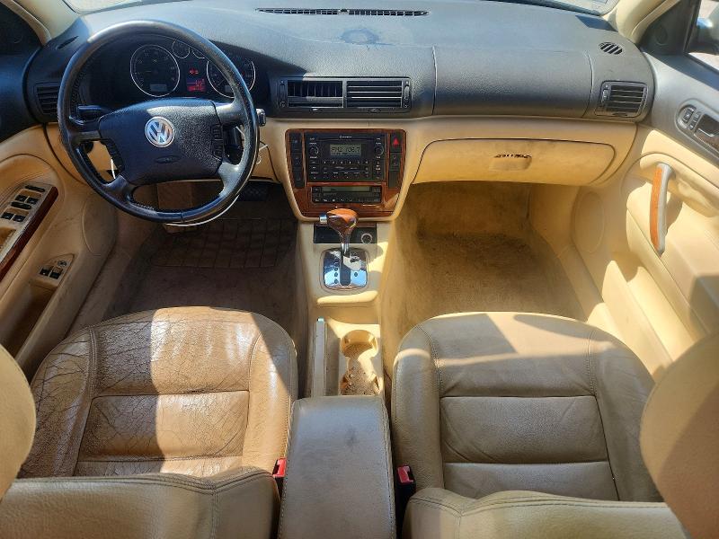 Photo 8 from auction – 2004 VOLKSWAGEN PASSAT with VIN WVWRH63B74P093595