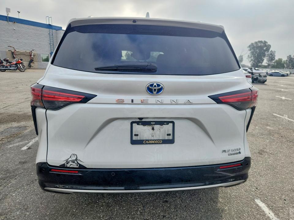 Photo 6 from auction – 2023 TOYOTA SIENNA with VIN 5TDERKEC8PS165571