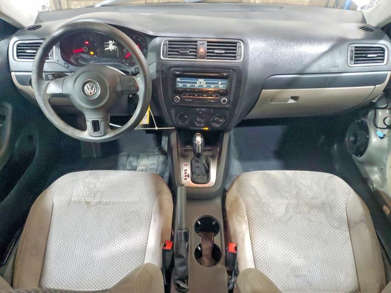 Photo 8 from auction – 2013 VOLKSWAGEN JETTA with VIN 3VW2K7AJ0DM228602