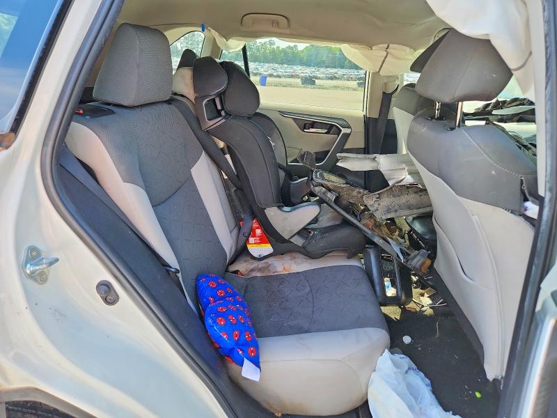 Photo 11 from auction – 2021 TOYOTA RAV4 with VIN 2T3P1RFVXMC193943