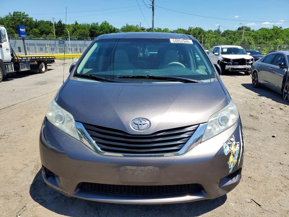 Photo 5 from auction – 2012 TOYOTA SIENNA with VIN 5TDKK3DC2CS263830