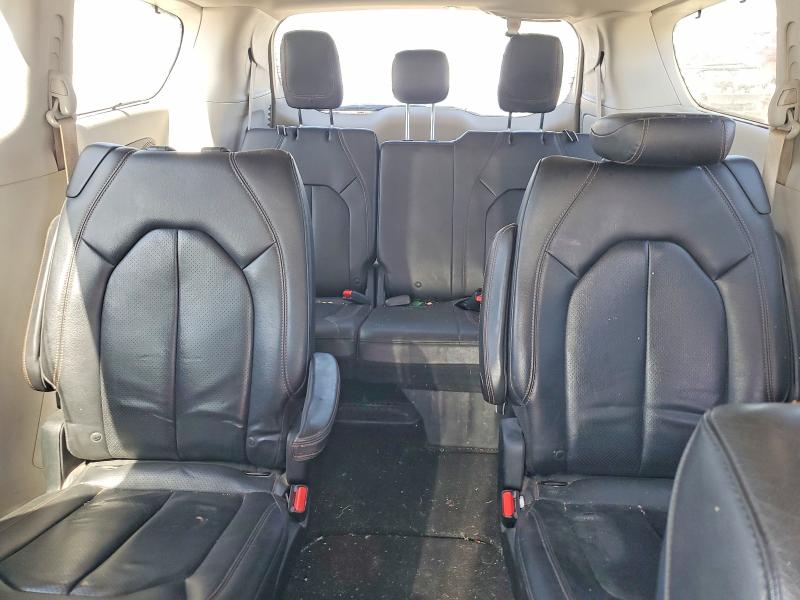 Photo 10 from auction – 2018 CHRYSLER PACIFICA with VIN 2C4RC1EG5JR197667