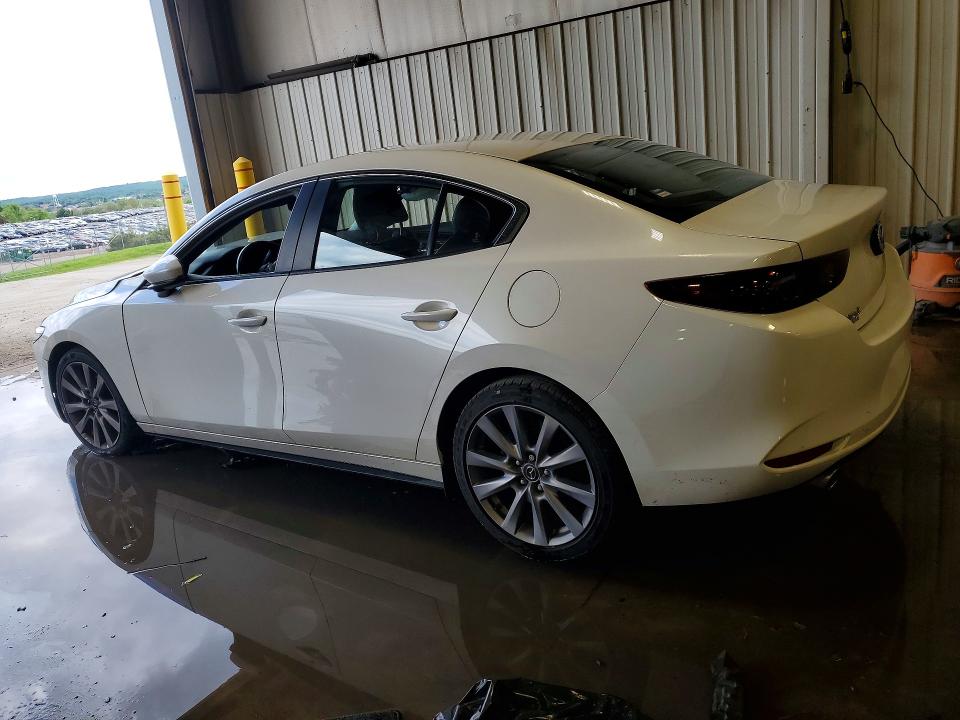 Photo 2 from auction – 2021 MAZDA 3 with VIN JM1BPBCLXM1306192