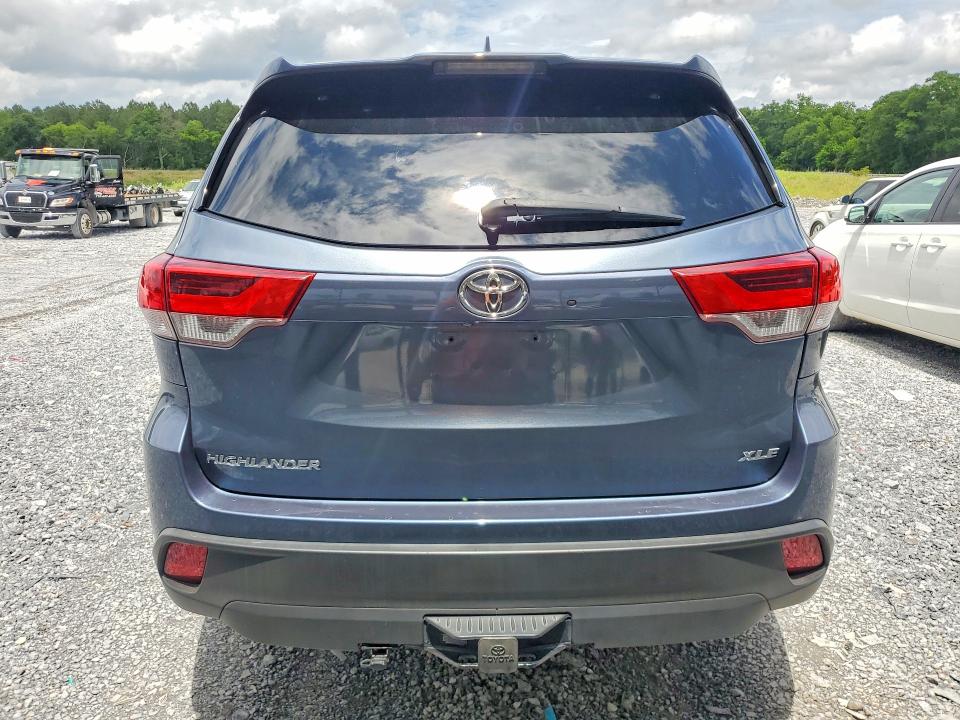 Photo 6 from auction – 2019 TOYOTA HIGHLANDER with VIN 5TDKZRFH9KS326864