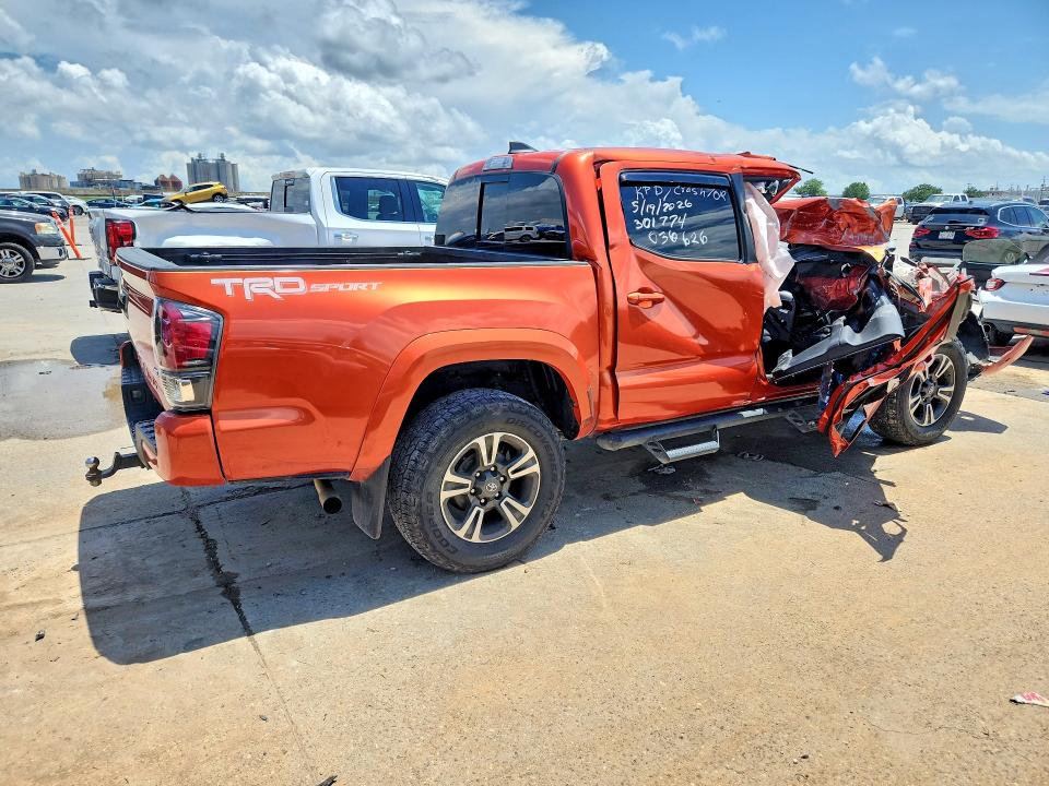 Photo 3 from auction – 2017 TOYOTA TACOMA with VIN 5TFAZ5CN9HX036626