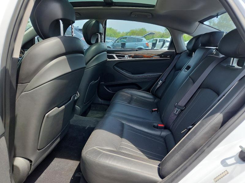 Photo 10 from auction – 2015 HYUNDAI GENESIS with VIN KMHGN4JE6FU079737