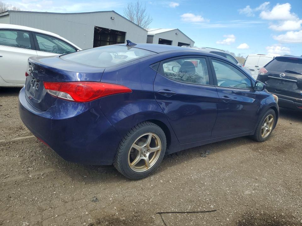 Photo 3 from auction – 2013 HYUNDAI ELANTRA with VIN 5NPDH4AE7DH343652