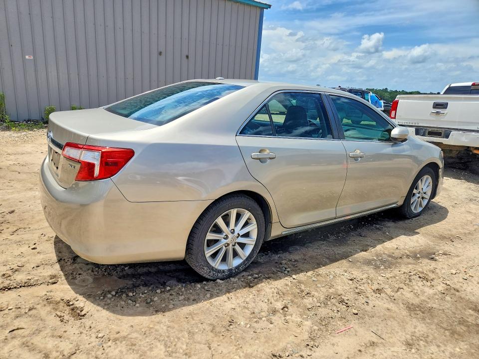 Photo 3 from auction – 2014 TOYOTA CAMRY with VIN 4T1BK1FK1EU026250