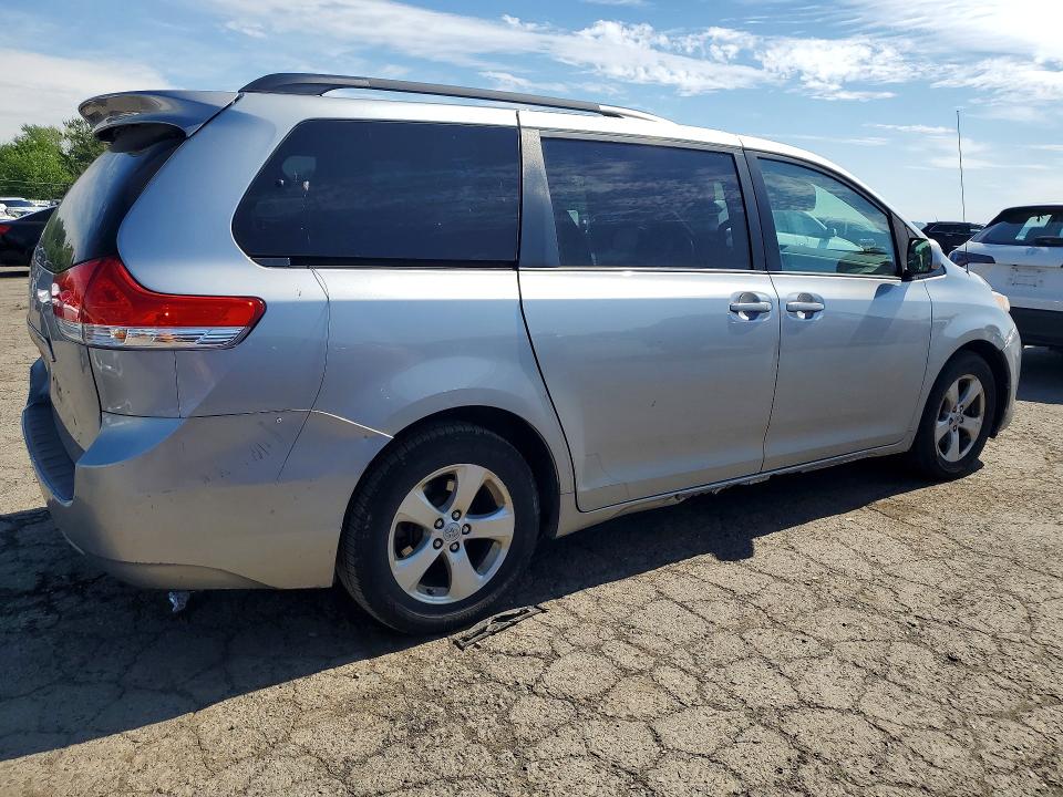 Photo 3 from auction – 2011 TOYOTA SIENNA with VIN 5TDKK3DC4BS046889