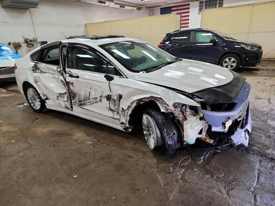Zdjęcie 4 z aukcji – 2015 FORD FUSION z VIN 3FA6P0PU9FR200890