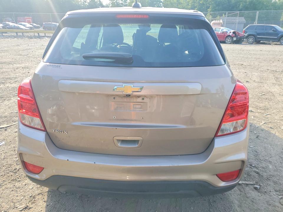 Photo 6 from auction – 2018 CHEVROLET TRAX with VIN 3GNCJKSB7JL203659